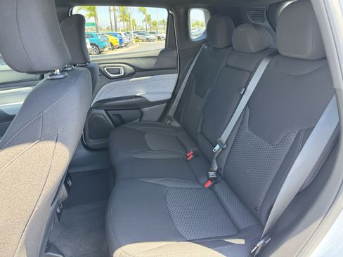 Used 2023 Jeep Compass Sport AWD/4WD image 28