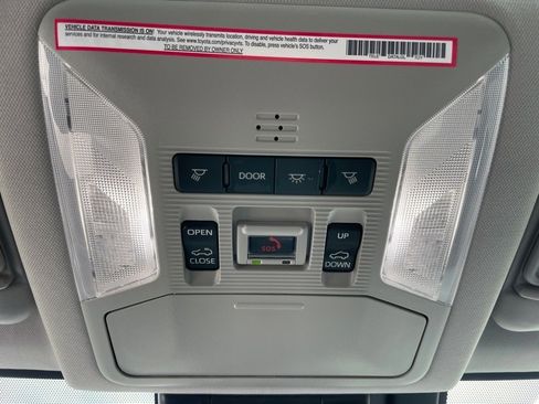 Used 2023 Toyota RAV4 Limited image 17