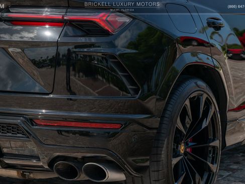 Used 2022 Lamborghini Urus AWD/4WD image 55