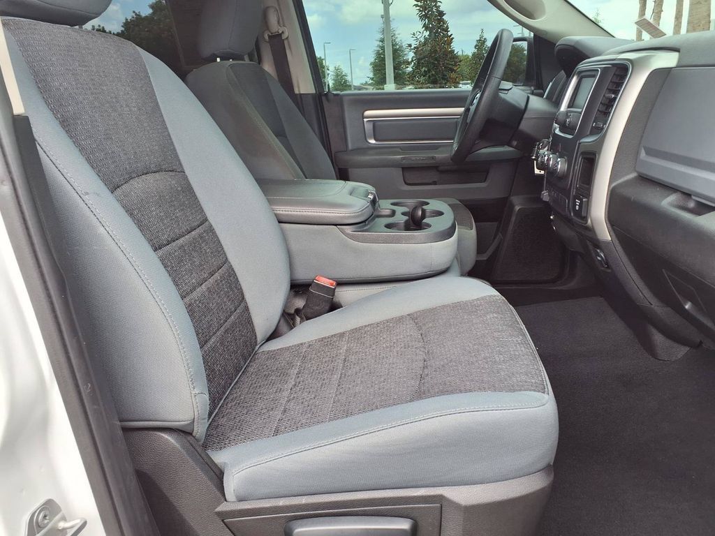 Used 2019 RAM 1500 Classic SLT AWD/4WD image 14