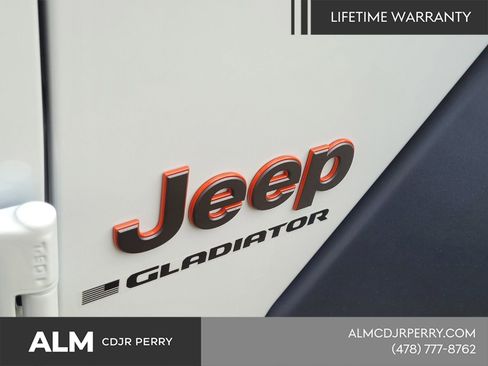 New 2025 Jeep Gladiator Mojave w/ Convenience Group image 11