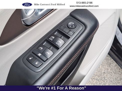 Used 2018 Chrysler Pacifica Touring Plus w/ Tire & Wheel Group image 19