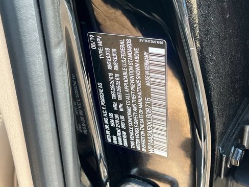 Used 2019 Porsche Macan AWD/4WD image 30