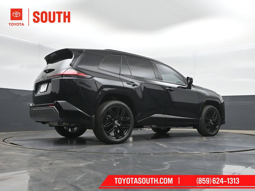 Used 2026 Toyota RAV4 XSE AWD/4WD image 38