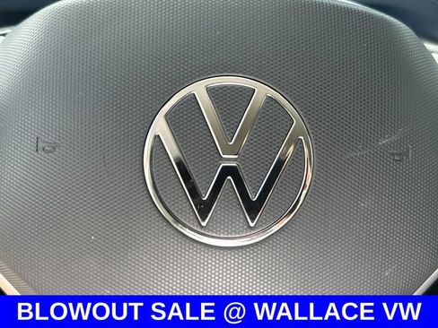 Certified 2023 Volkswagen Taos SE FWD image 24