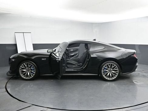 Used 2024 Ford Mustang GT Premium image 33