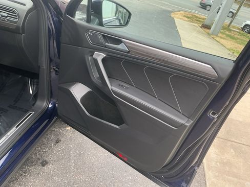 Used 2023 Volkswagen Tiguan SEL R-Line image 35