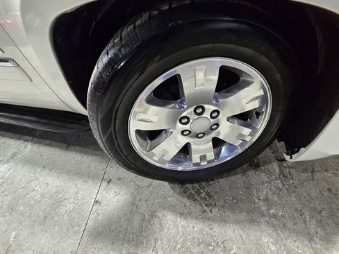 Used 2010 GMC Yukon SLT w/ SLT Chrome Package image 31