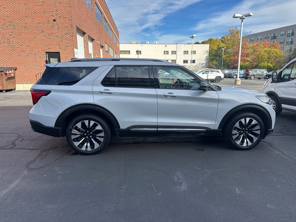 Used 2026 Ford Explorer Platinum w/ LUX Leather Package AWD/4WD image 4