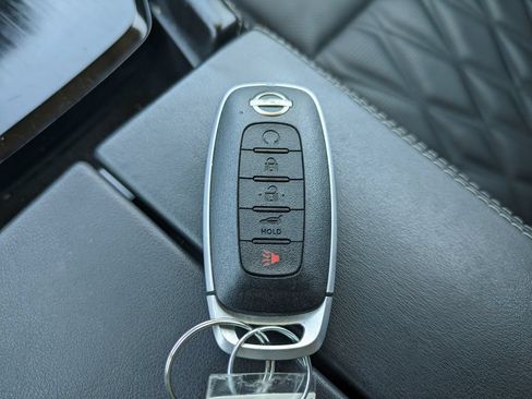 Used 2023 Nissan Rogue Platinum w/ Platinum Premium Package FWD image 34
