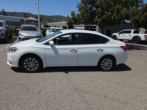 Used 2018 Nissan Sentra SV FWD image 2