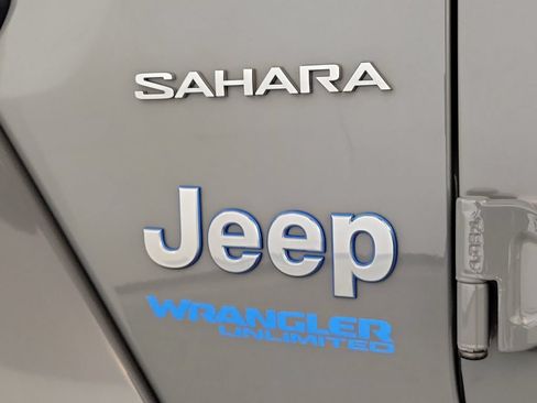 Used 2021 Jeep Wrangler Unlimited Sahara AWD/4WD image 8