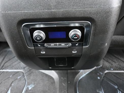 Used 2024 Chevrolet Suburban Z71 w/ Luxury Package AWD/4WD image 14