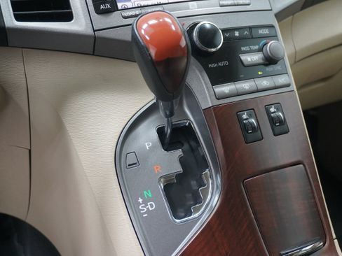 Used 2009 Toyota Venza FWD image 23