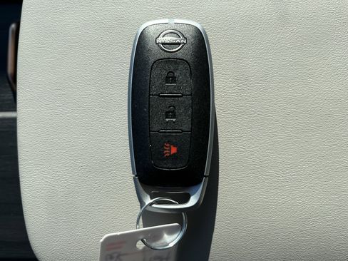 Used 2023 Nissan Ariya AWD image 33