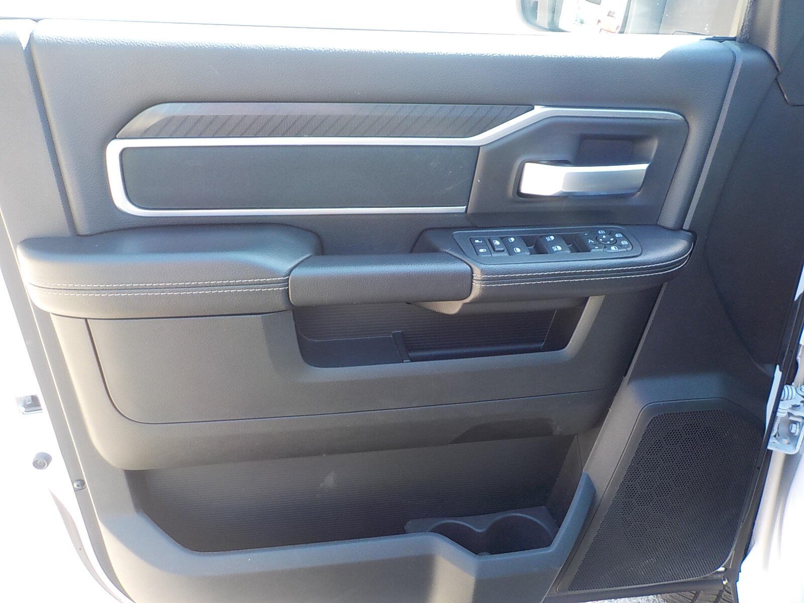 Used 2025 RAM 2500 Big Horn AWD/4WD image 8