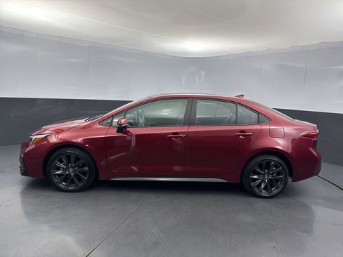 Used 2025 Toyota Corolla XSE FWD image 2