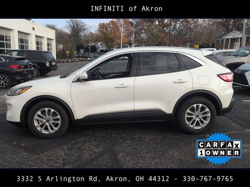 Used 2020 Ford Escape SE image 1