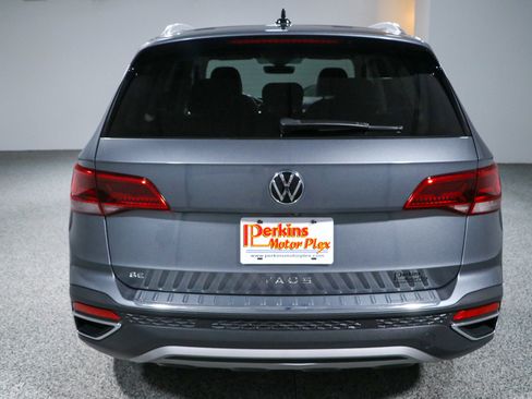 Used 2023 Volkswagen Taos SE FWD image 8