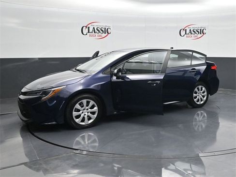 Used 2024 Toyota Corolla LE image 33