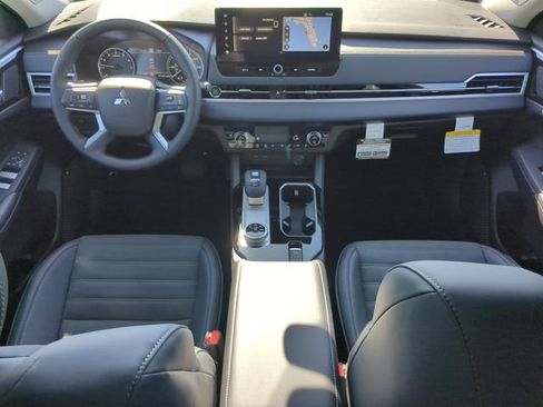 New 2026 Mitsubishi Outlander SE FWD image 16