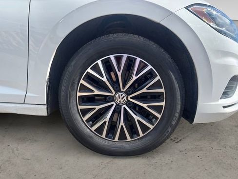 Used 2020 Volkswagen Jetta SE w/ SE Cold Weather Package image 15