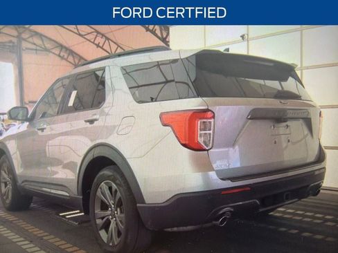 Used 2023 Ford Explorer XLT w/ Equipment Group 202A RWD image 3