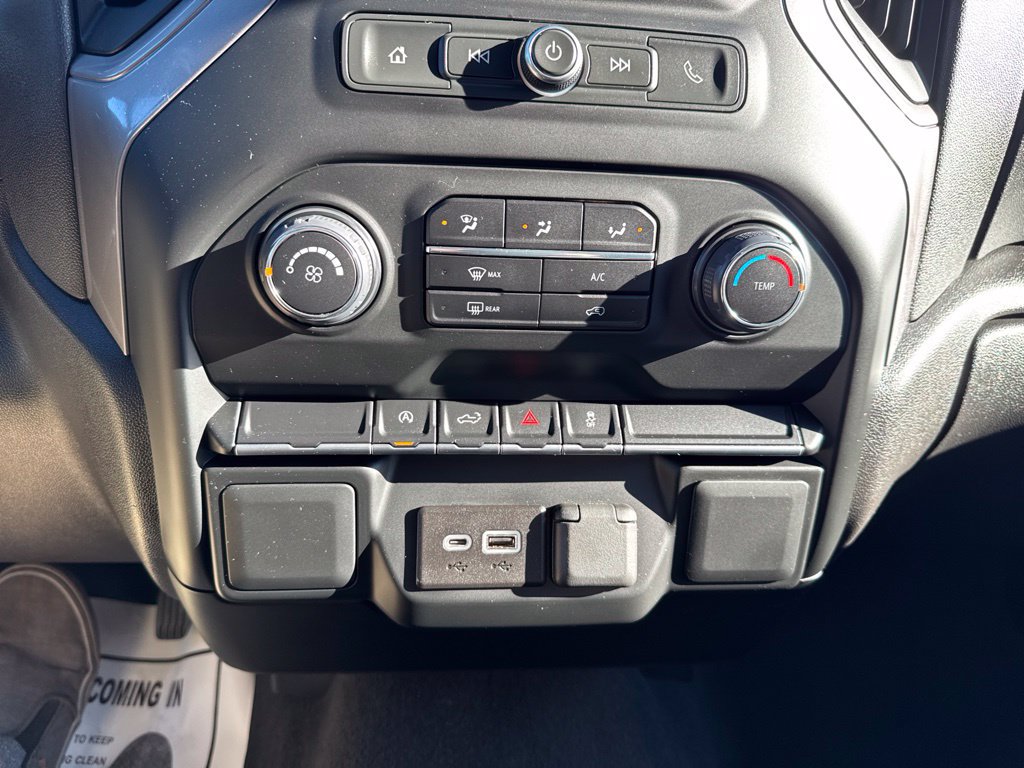 Used 2022 Chevrolet Silverado 1500 Custom AWD/4WD image 26