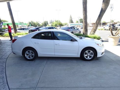 Certified 2015 Chevrolet Malibu LS FWD image 9