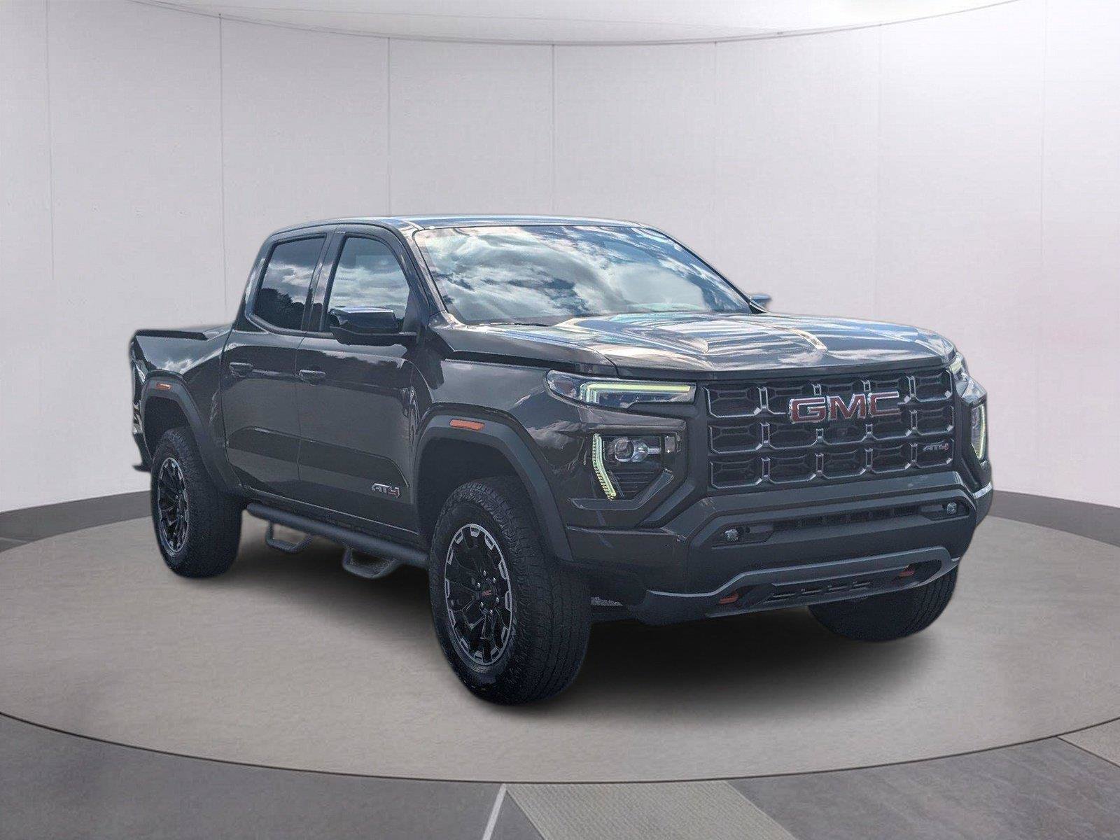 Used 2024 GMC Canyon AT4 w/ Technology Package AWD/4WD image 9