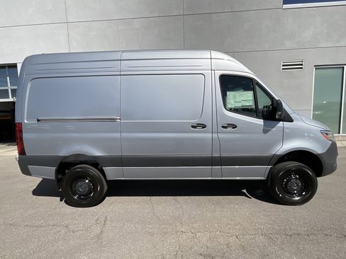Used 2025 Mercedes-Benz Sprinter 2500 image 16