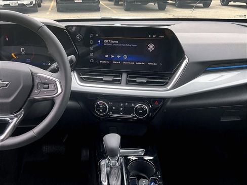 New 2026 Chevrolet Trax LT w/ Midnight Edition FWD image 13