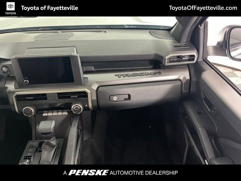 Used 2024 Toyota Tacoma SR5 AWD/4WD image 12