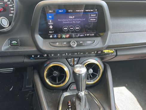 Used 2020 Chevrolet Camaro SS RWD image 8