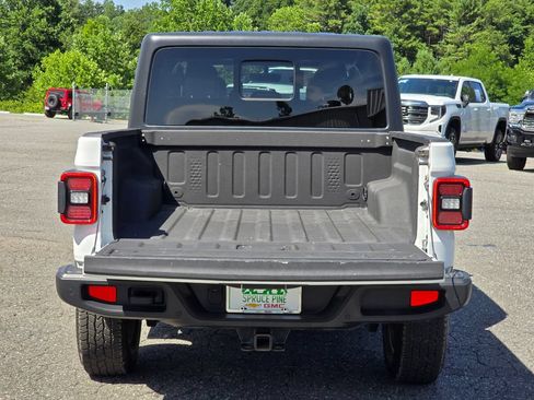 Used 2020 Jeep Gladiator Overland AWD/4WD image 12