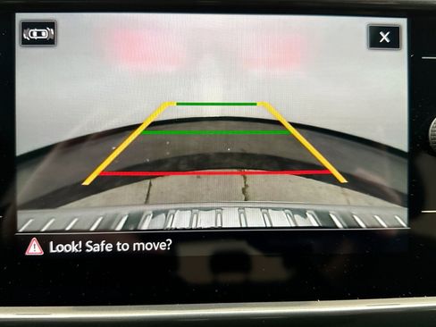 Used 2024 Volkswagen Taos SEL image 16