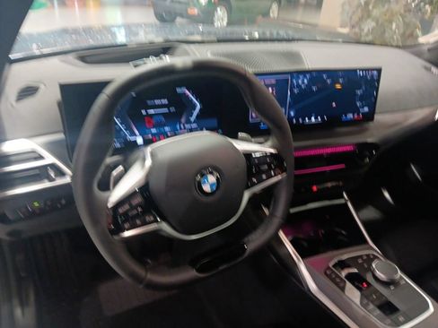 Certified 2025 BMW 330i xDrive Sedan AWD/4WD image 5