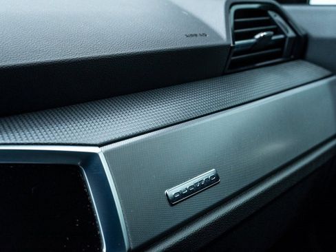 Used 2023 Audi Q3 2.0T Premium w/ Black Optic Sport Package image 19