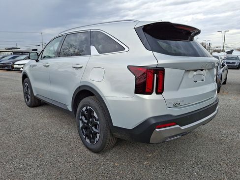 New 2026 Kia Sorento S image 4