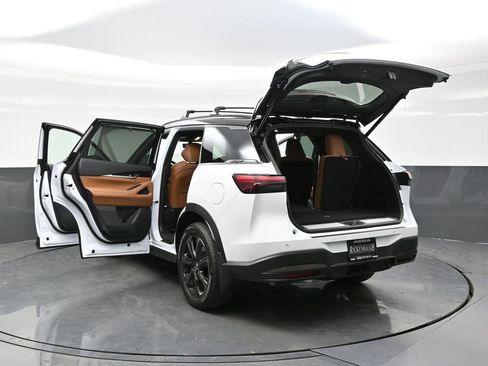 New 2026 INFINITI QX60 Autograph w/ Dark Cargo Package image 43