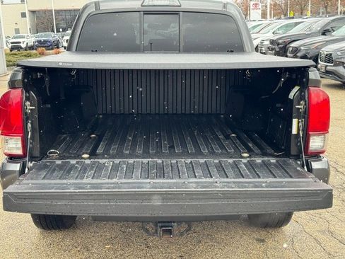 Used 2019 Toyota Tacoma SR image 4