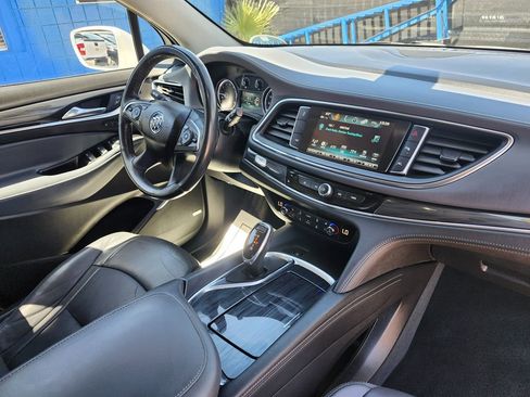 Used 2018 Buick Enclave Premium w/ Experience Buick Package FWD image 23