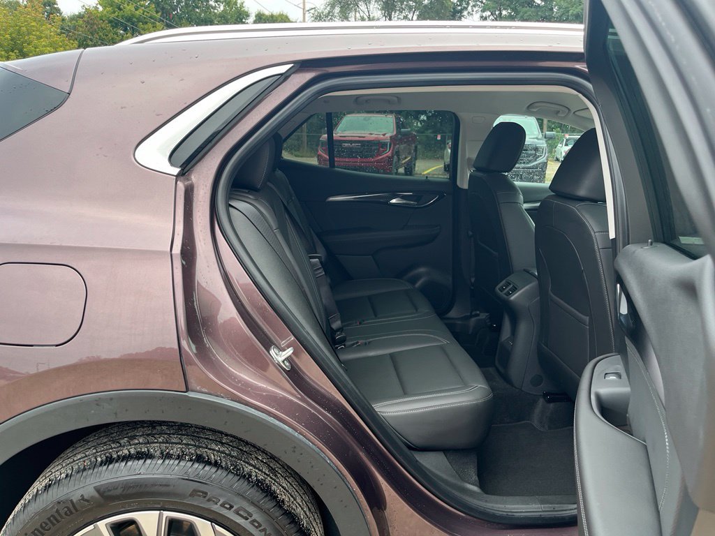 Used 2025 Buick Envision Preferred AWD/4WD image 35
