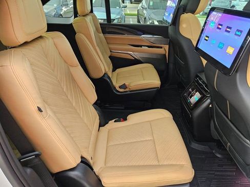 New 2025 Cadillac Escalade IQ Luxury 2 image 29