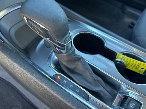 Used 2025 Chevrolet Malibu LT image 23