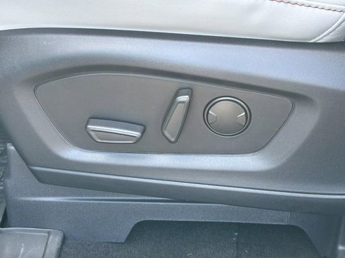 New 2026 Ford Explorer Active w/ Active Comfort Package image 18