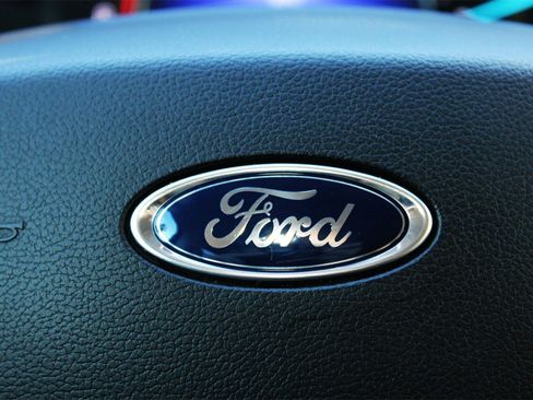 Used 2020 Ford Explorer Limited w/ Class III Trailer Tow Package image 29