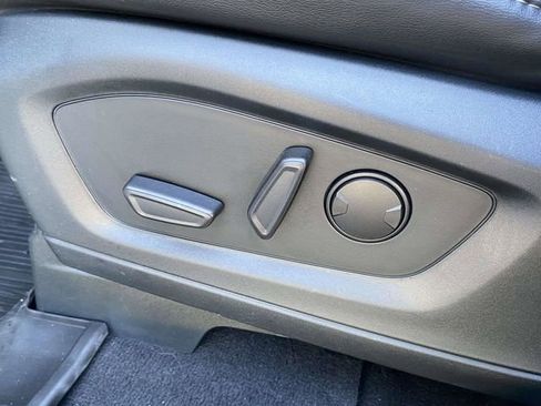 Used 2023 Ford Explorer XLT w/ Equipment Group 202A image 19