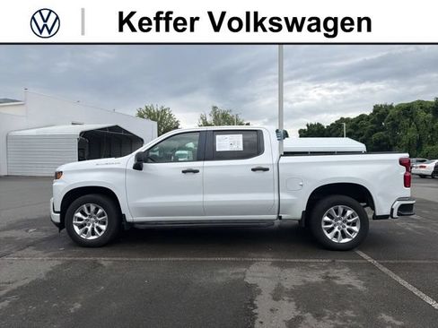 Used 2021 Chevrolet Silverado 1500 Custom RWD image 2