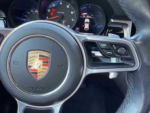 Used 2020 Porsche Macan AWD/4WD image 16